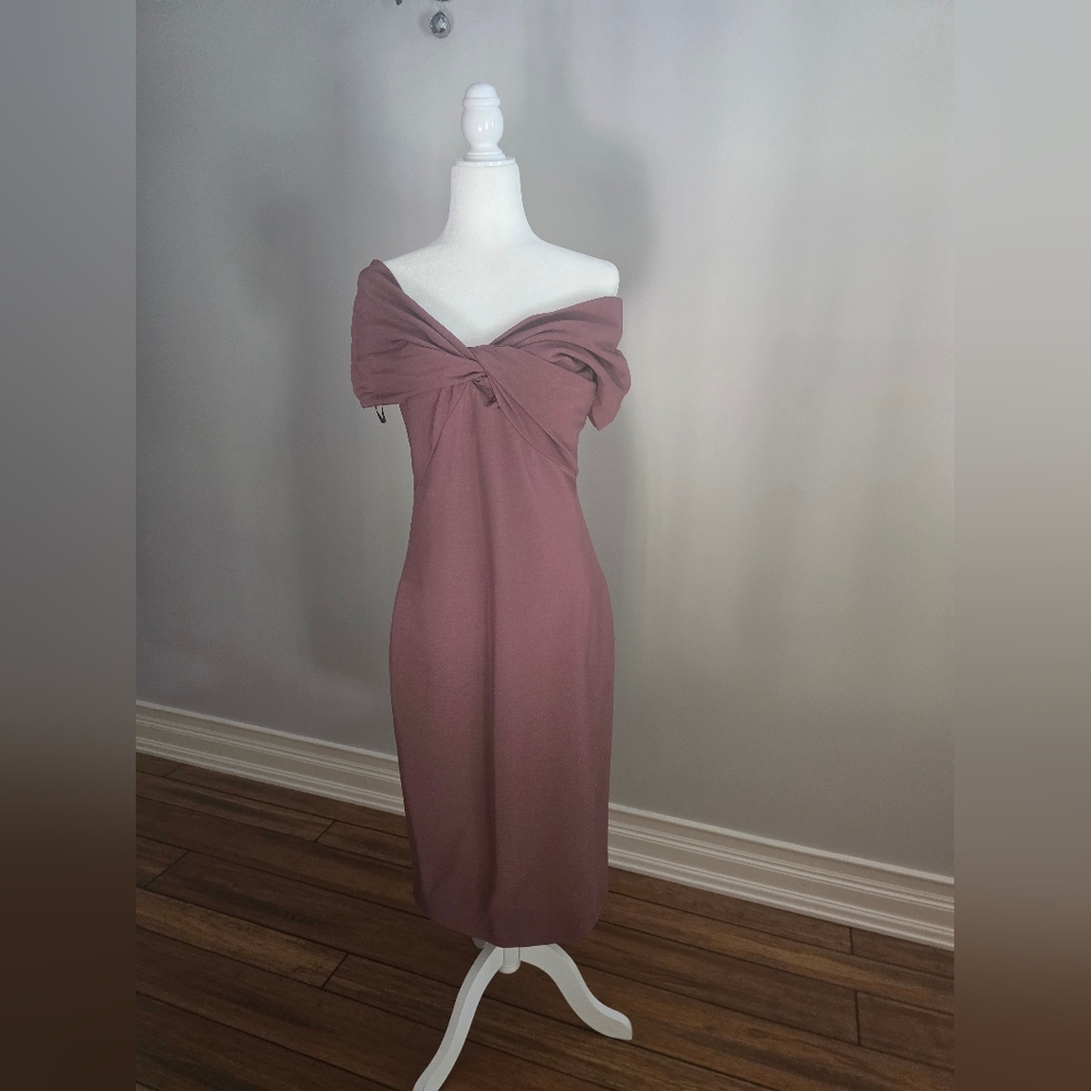 Cushnie Muave Off-Shoulder Sheath Midi Dress